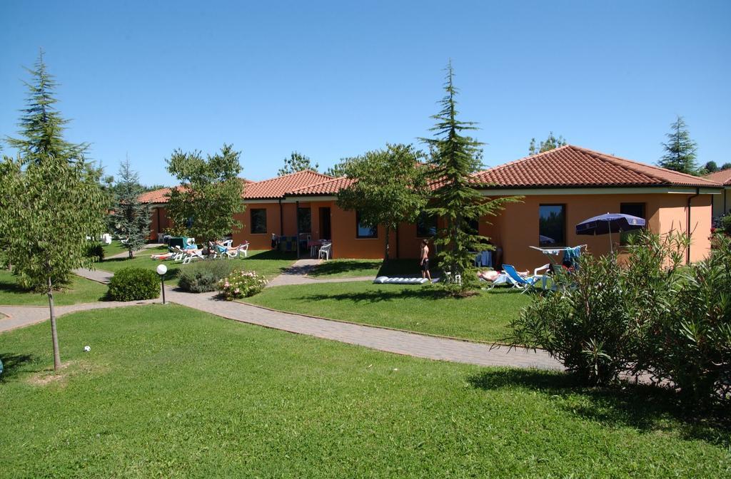 Camping Bella Italia Peschiera del Garda Esterno foto