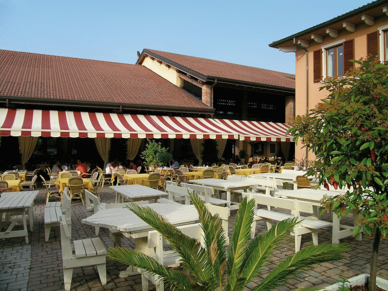Camping Bella Italia Peschiera del Garda Esterno foto