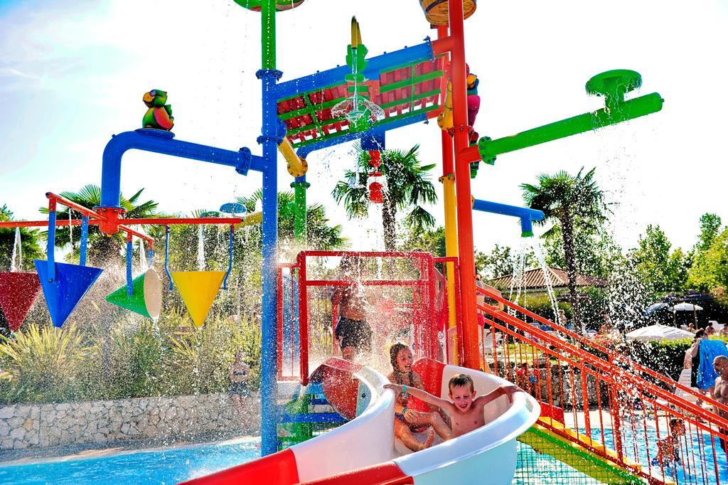 Camping Bella Italia Peschiera del Garda Esterno foto